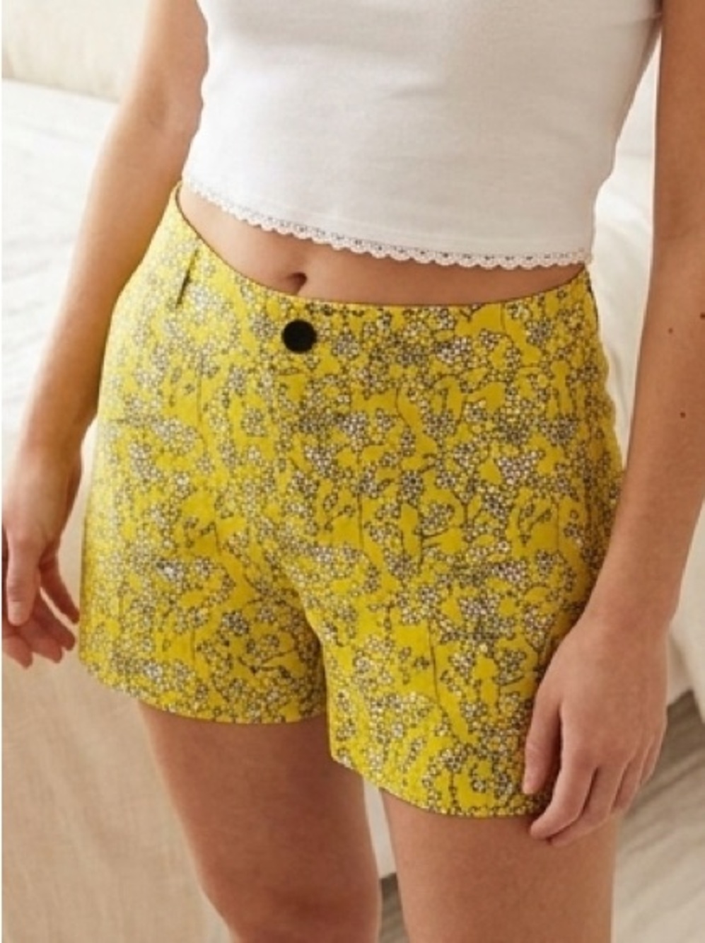 Banana Republic Cotton Chino Yellow White Black Floral Women's Shorts Sz 0